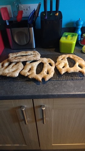 1509796975787618494539