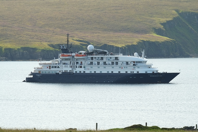 Cruise ship in Tresta bay