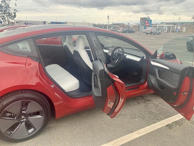 25BE394B-DB0F-49DC-A220-D3D23443122F_1_201_a