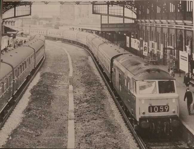 Bournemouth - D7081 Class 35 'Hymek' arriving with the 09.50 service from Cardiff. 2x VEP units on the left with a semi fast to Waterloo - 10th of August 1968 - by J Faulkner