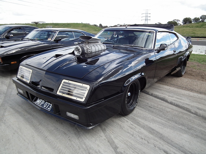 1973_Ford_XB_Falcon_GT_hardtop_-Mad_Max_Interceptor_replica(7708194434)